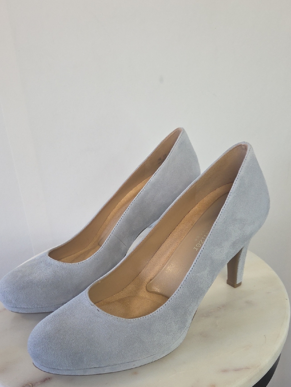 Clarks Light Blue Suede Mid-Heel Pumps Size 7.5